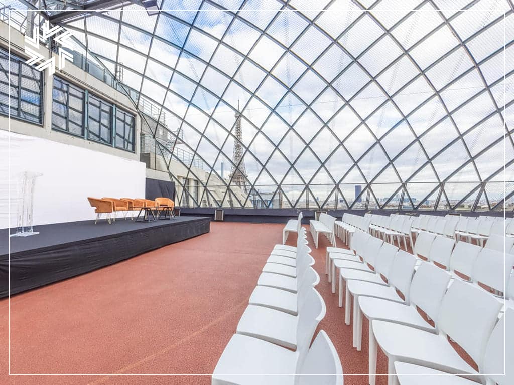 Networking dirigeants sur un rooftop confidentiel avec vue sur Paris