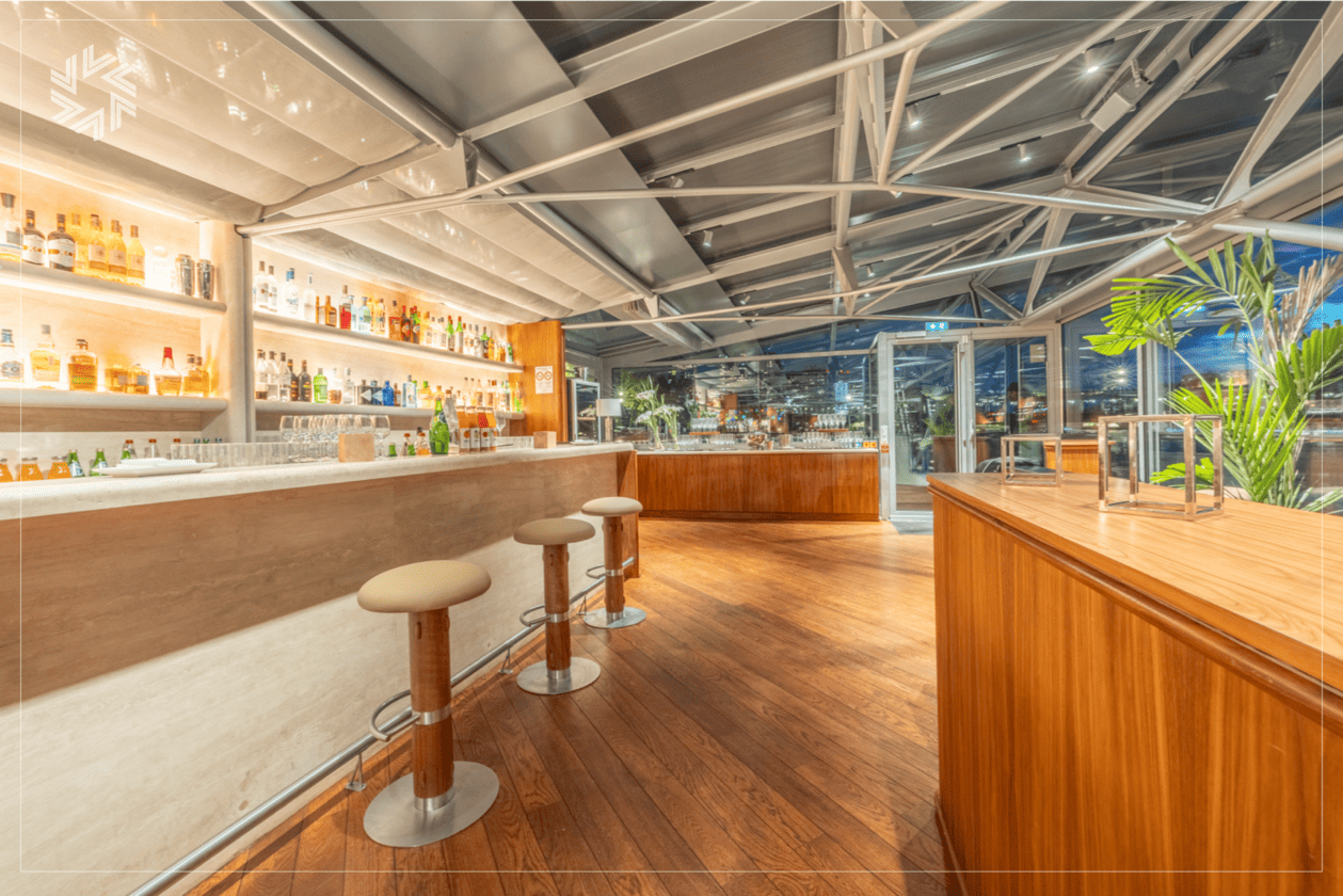 Espace événementiel dédié aux rencontres professionnelles entre décideurs.